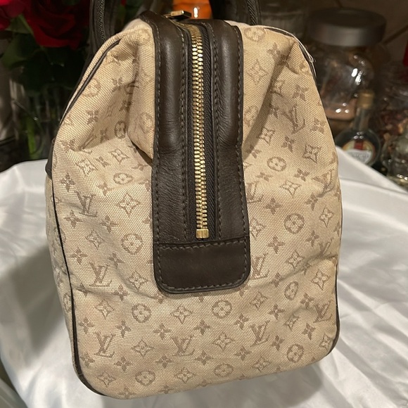 Authentic Louis Vuitton Mini Lin Josephine GM - Picture 6 of 17